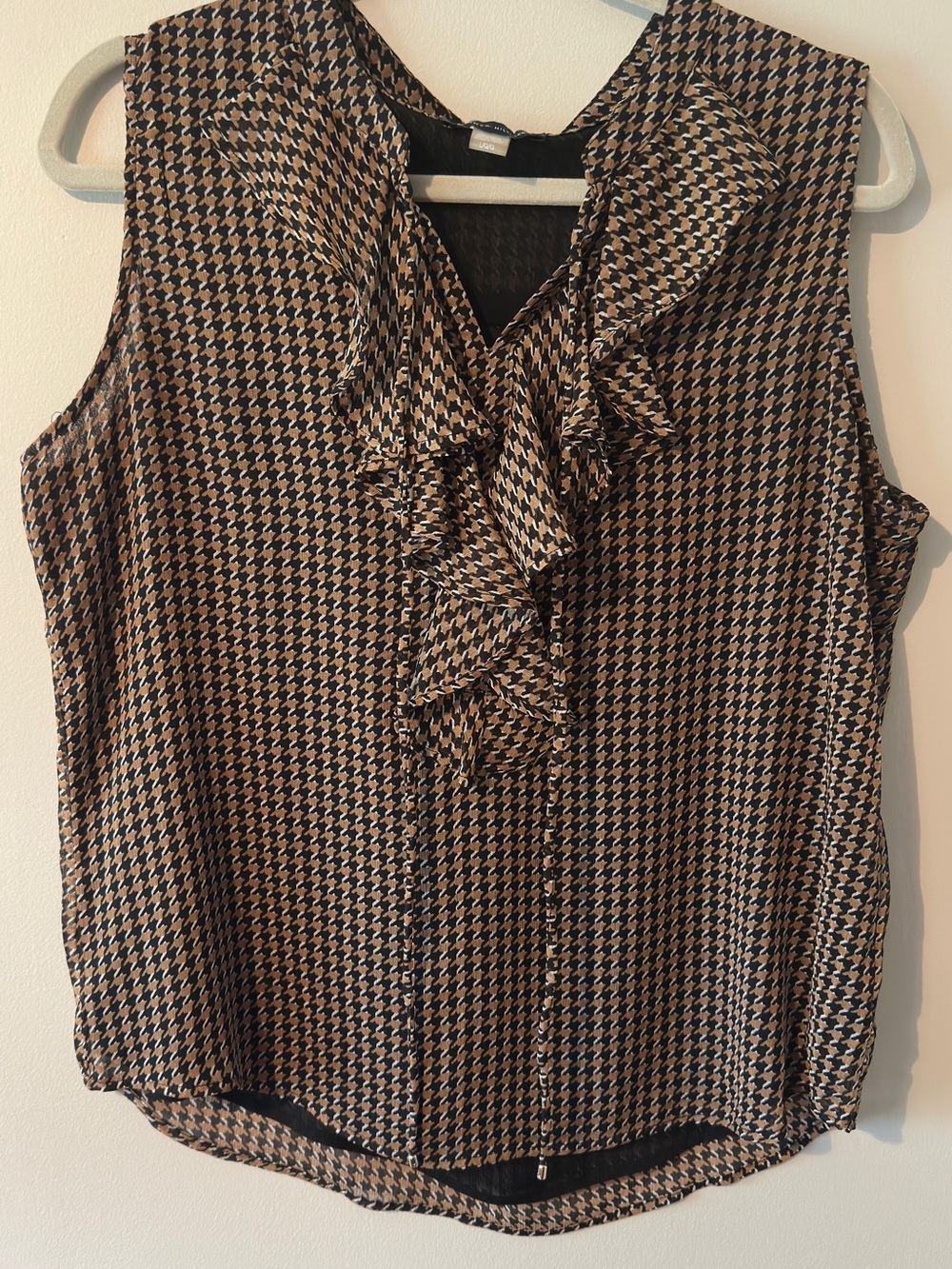 Tommy Hilfiger Sleeveless Houndstooth Ruffle V-Neck Tank - Black & Tan